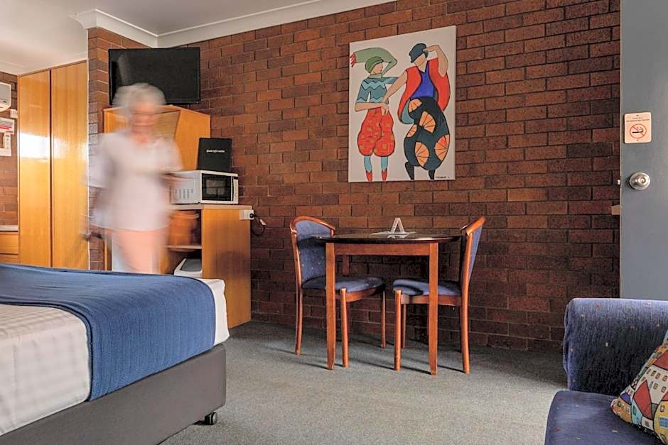 Country Pathfinder Motor Inn