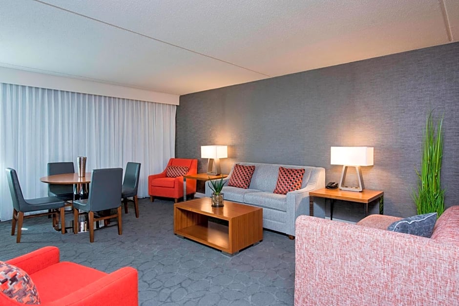 Delta Hotels by Marriott Grand Rapids Airport