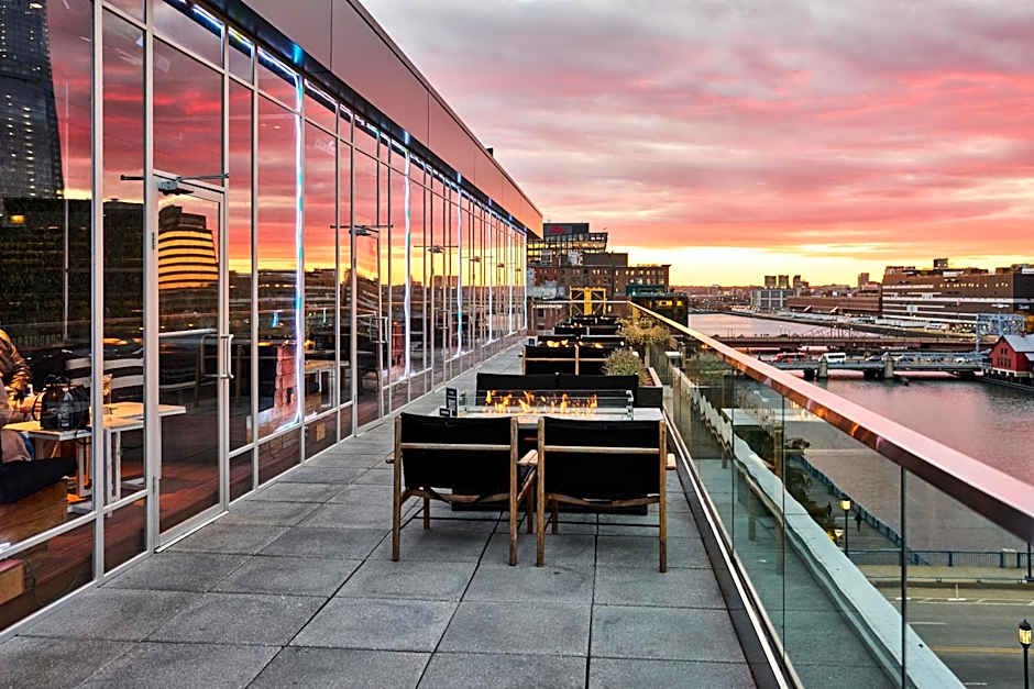 The Envoy Hotel, Autograph Collection by Marriott