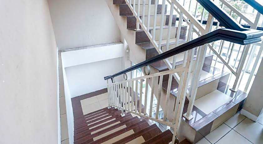 RedDoorz near Terminal Batu Ampar