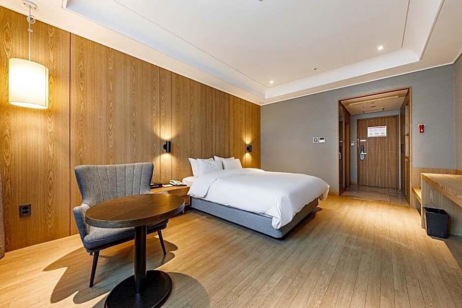 Crown Hotel Changwon