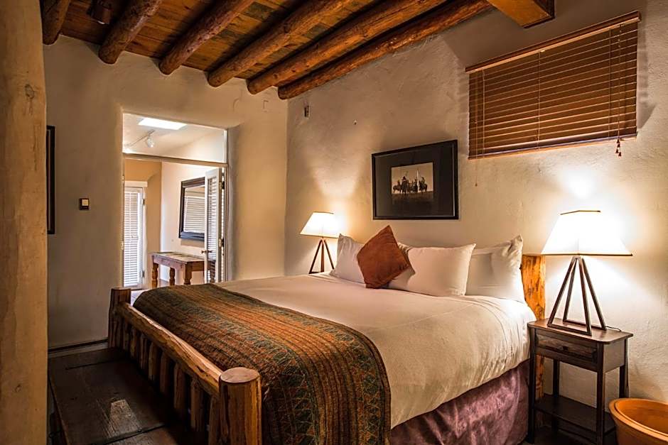 Photo 1 of 5 of Super 1 King Bed Casita