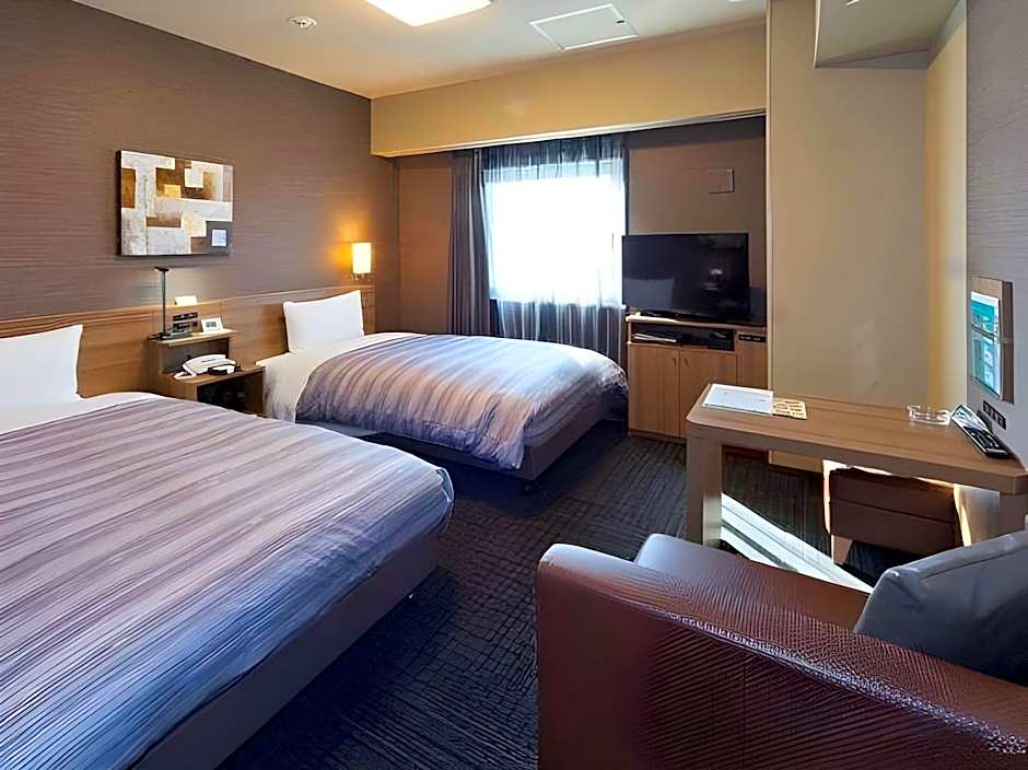 Ueda Ekimae Royal Hotel