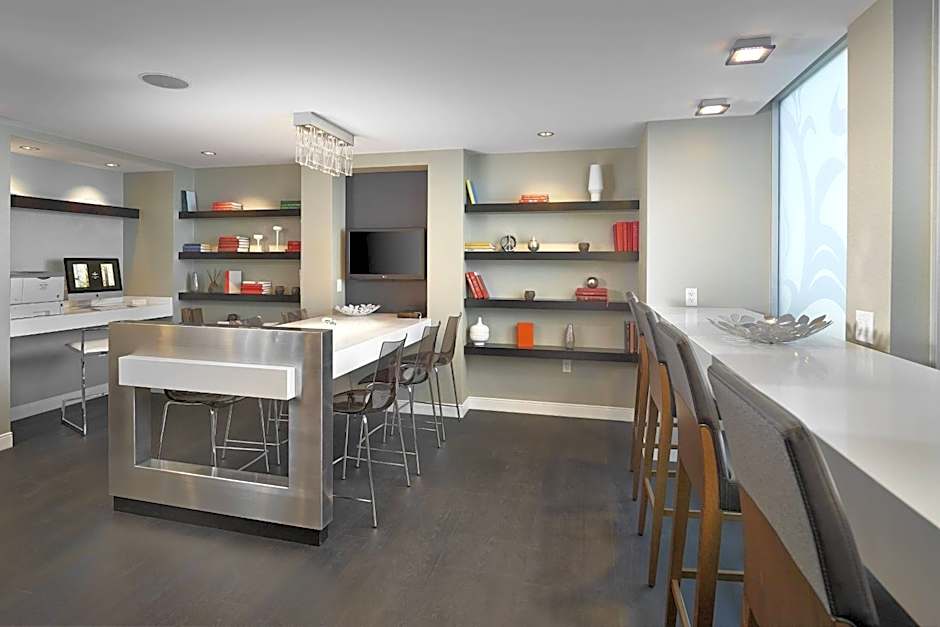 Renaissance by Marriott Edmonton Airport Hotel