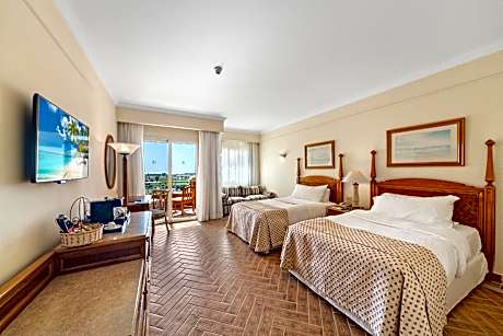 Executive King or Twin Golf, Pool and Sea View