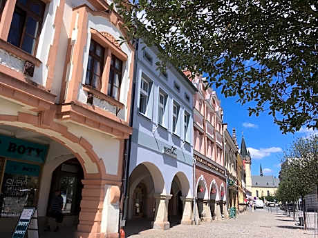 ART Hostel & Apartments