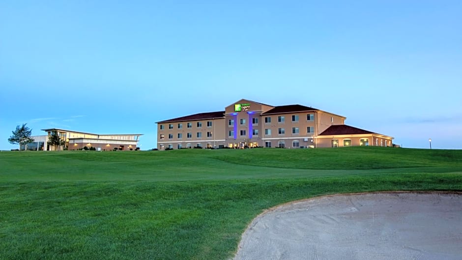 Holiday Inn Express & Suites Sioux Center