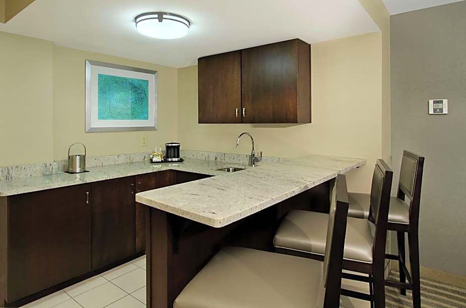 DoubleTree By Hilton Newark