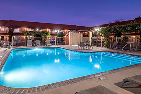 Laurel Inn & Conference Center