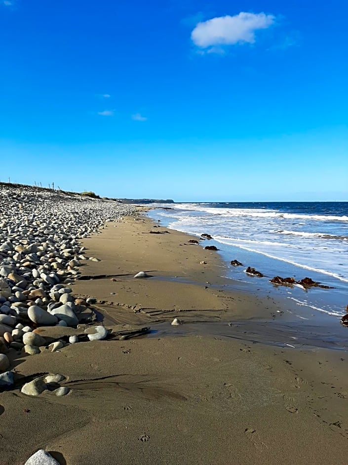 Ross Beach Family Farmhouse B&B