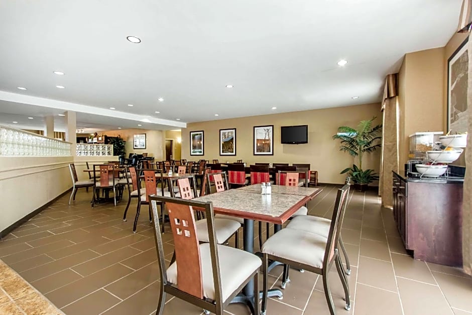 Comfort Suites Cullman I-65 Exit 310
