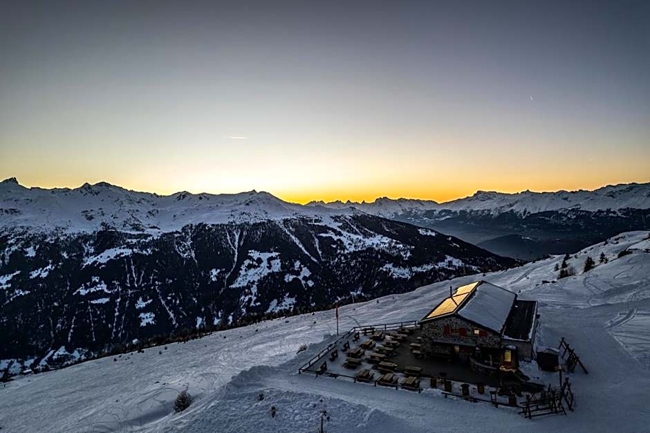 Cabane Bella-Tola