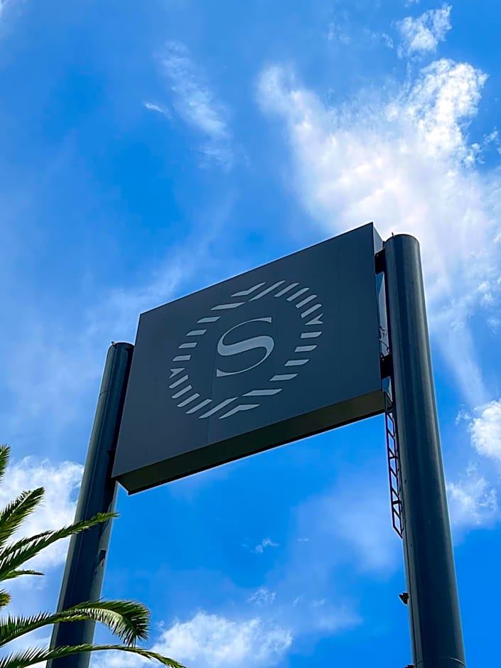 Sheraton Pilar Hotel & Convention Center