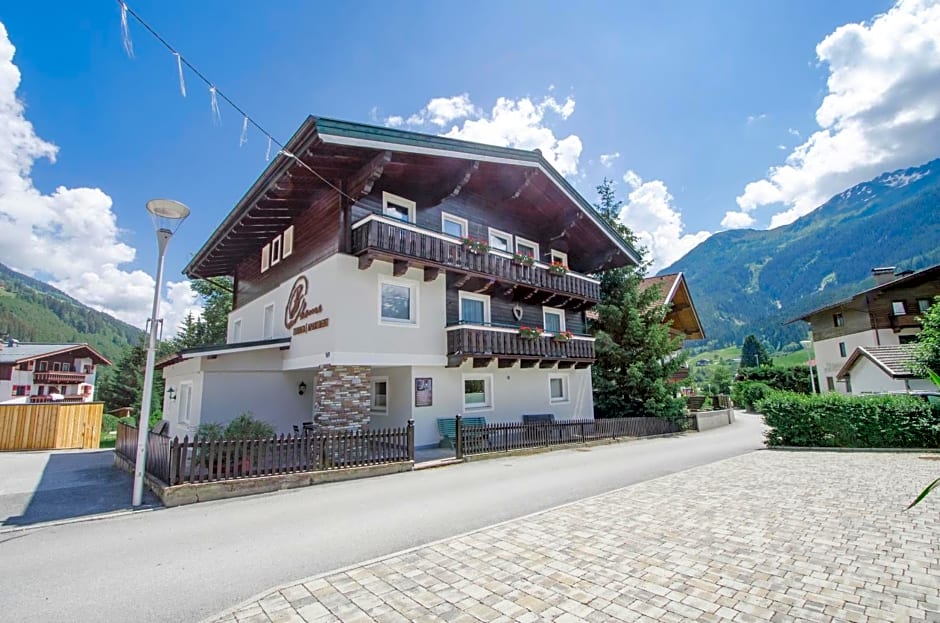 Bhome Gästehaus b&b / Apartments