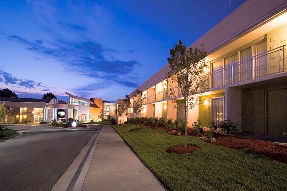 Oasis Hotel & Conv. Center, an Ascend Collection Hotel