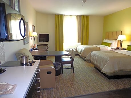 Queen Studio with Two Queen Beds - Hearing Accessible - Non-Smoking