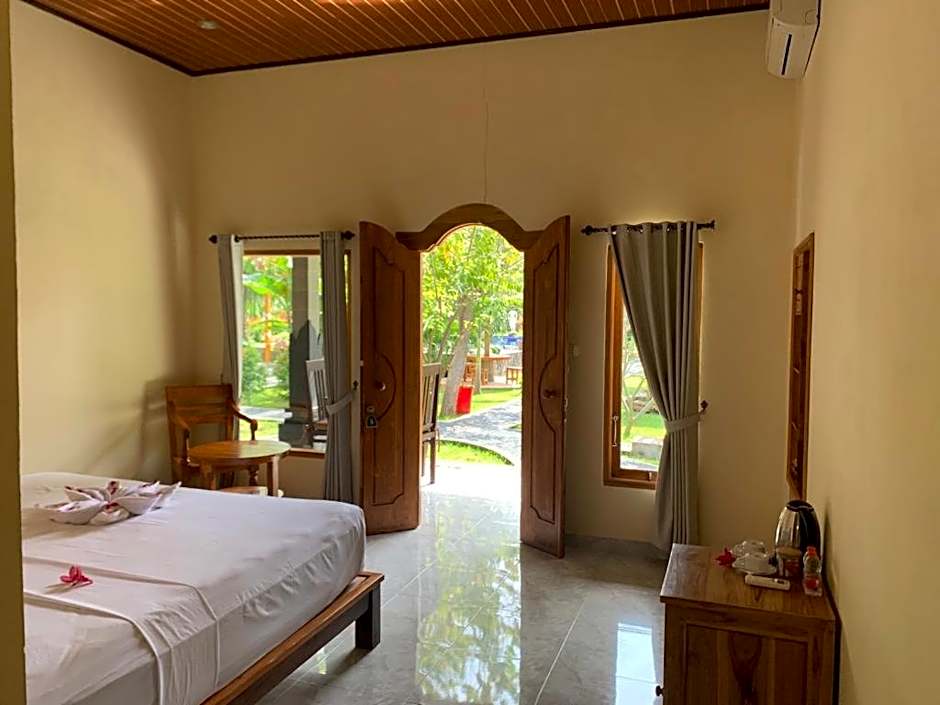 Kubu Padi Wooden House
