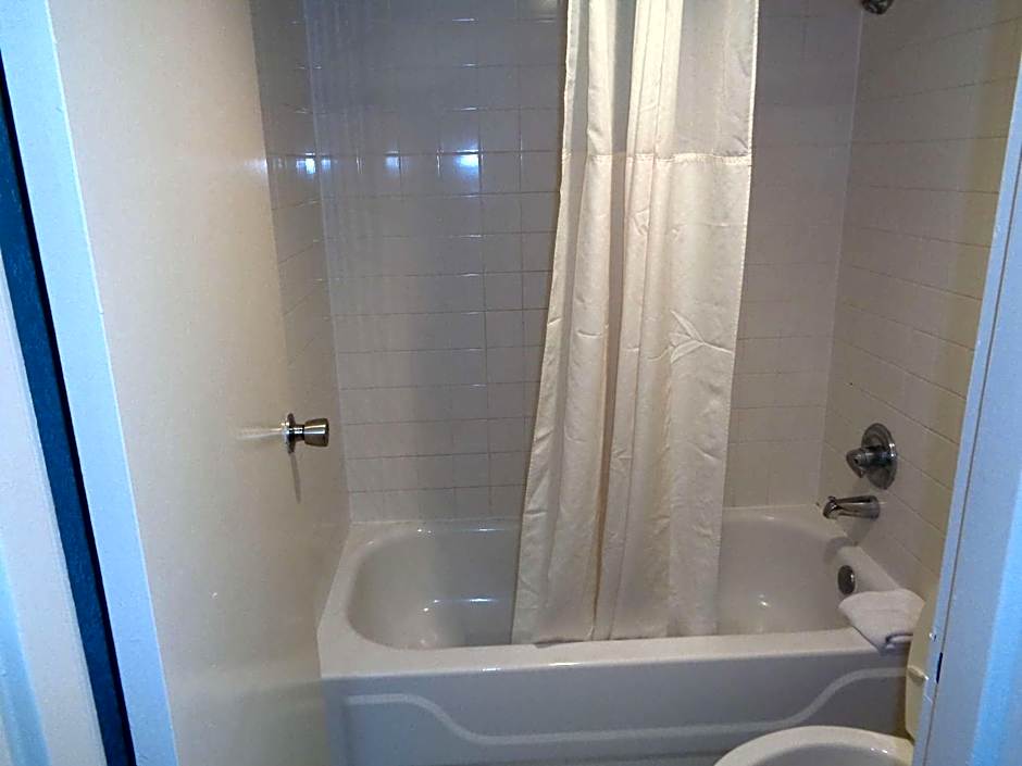 Super 8 by Wyndham Gulfport Near Biloxi