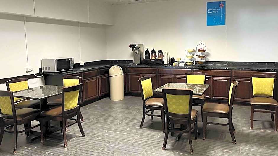 Studio 6 Suites Clarion, PA