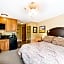 Carriage House Condominiums by All Seasons Resort Lodging