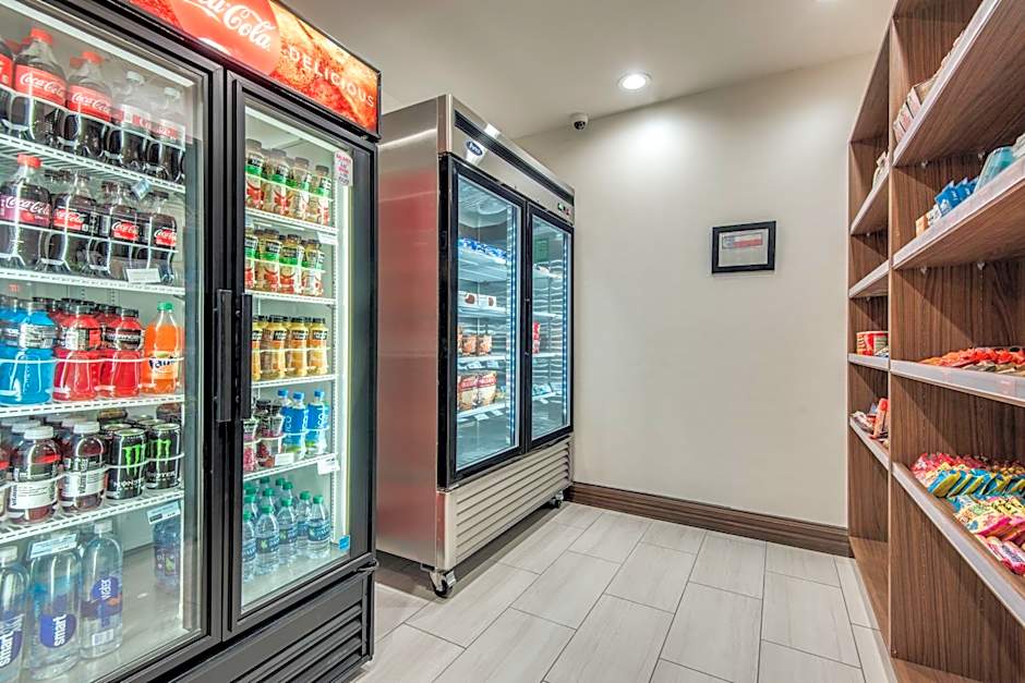 Holiday Inn Express & Suites Dallas North - Addison By IHG