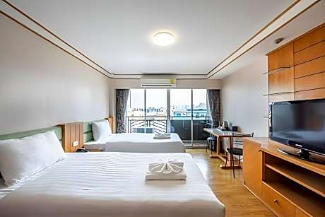 Superior Studio - Twin Bed