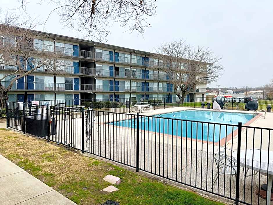 Motel 6 Mesquite, TX Town East