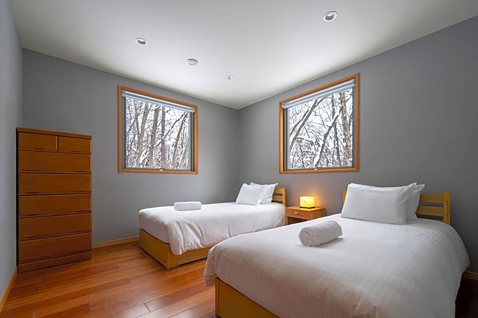 Bluebird Chalets by The Hakuba Collection