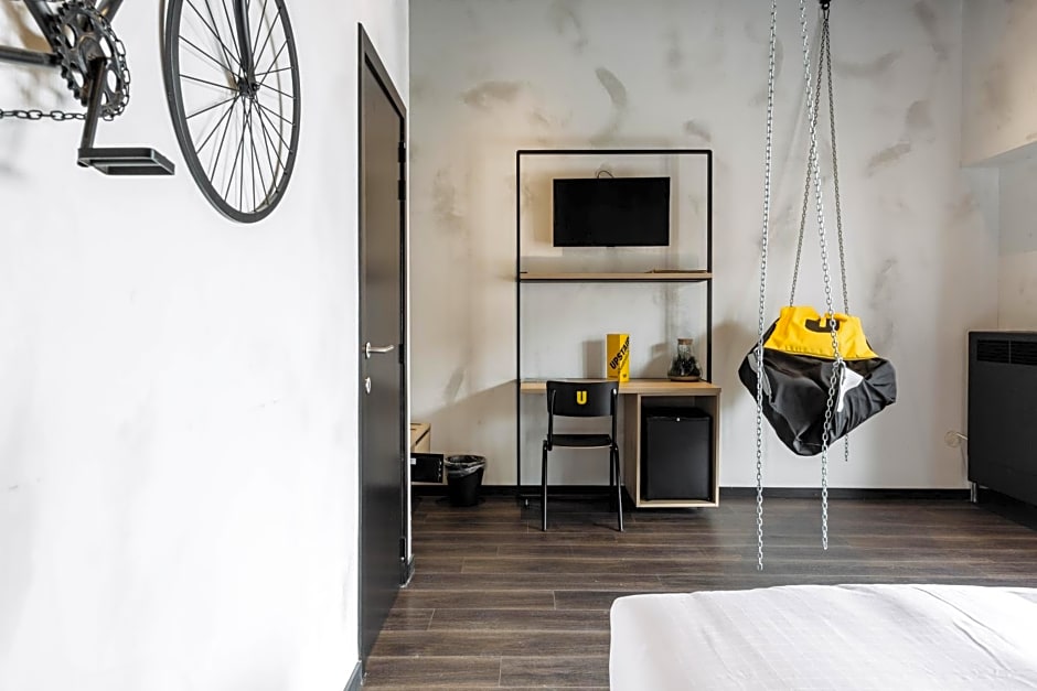 Upstairs Hotel