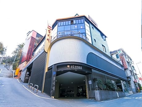 Elysee Hotel