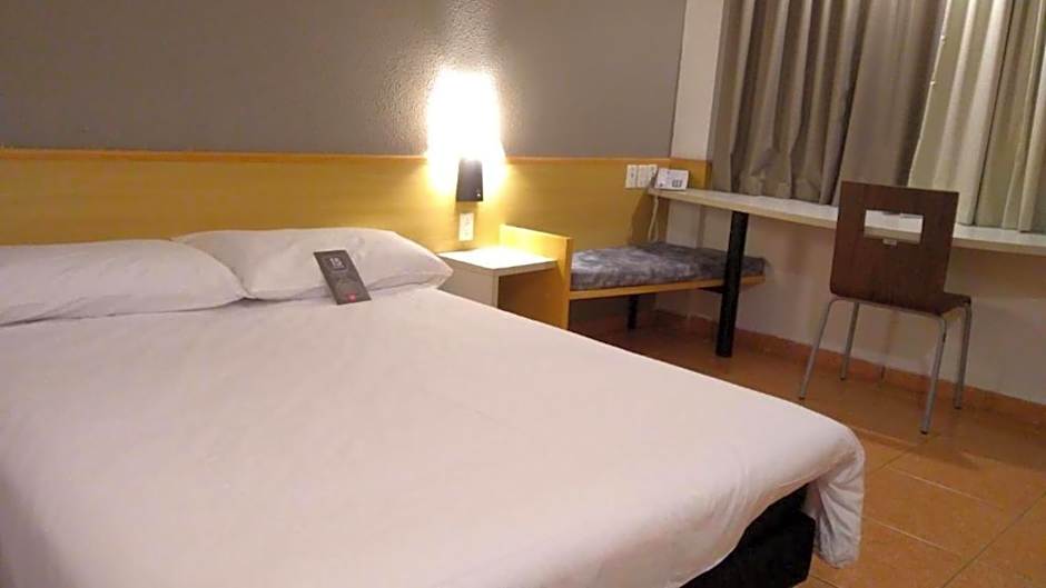 ibis Santos Gonzaga Praia