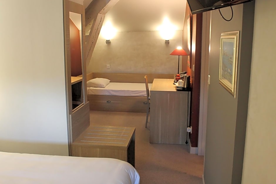Logis Hotels- Auberge de la Tour - Hôtel et restaurant
