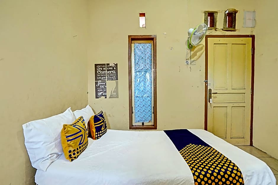 Hotel O Lili Kost SyariahNearKetapang Royal City