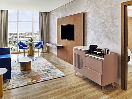Premium Suite, City View, 1 king Bed