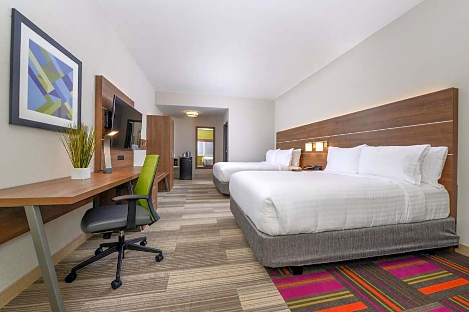 Holiday Inn Express & Suites St. Petersburg - Seminole Area By IHG