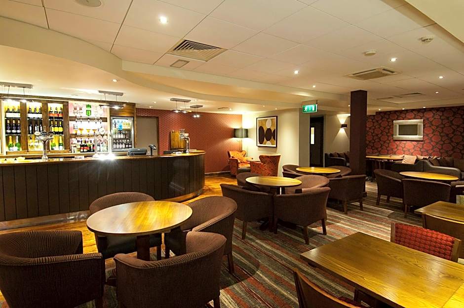 Premier Inn London Heathrow Airport T2 & T3 - Bath Road