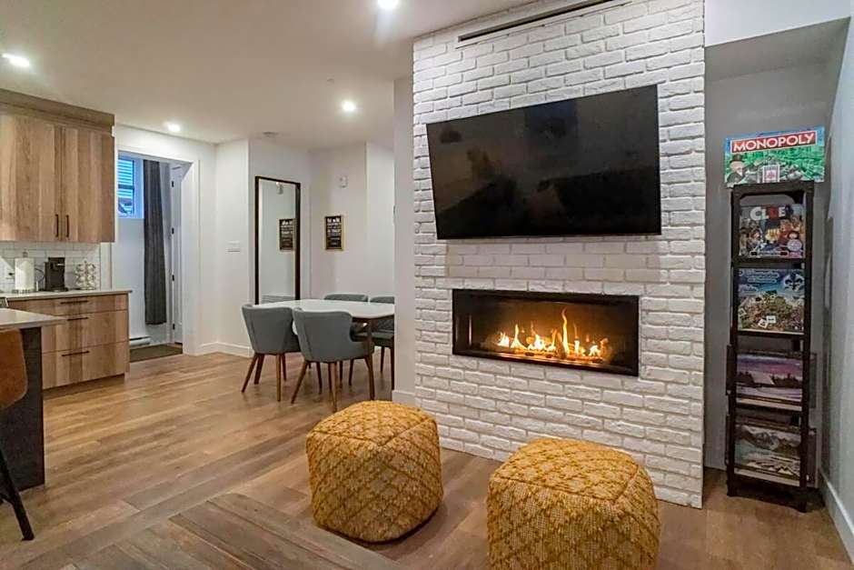 883 suite 102 Bromont Vieux Village 2cac , foyer