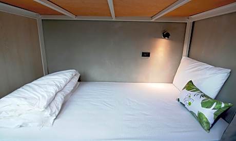Bed in 8-Bed Mixed Dormitory Room