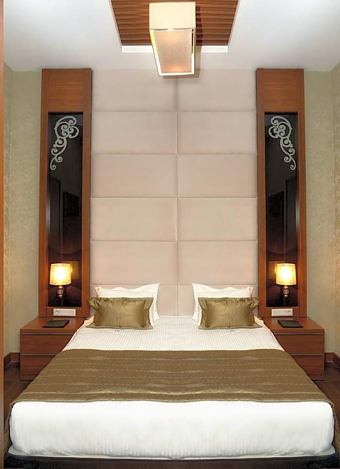 Grand Hotel Downtown