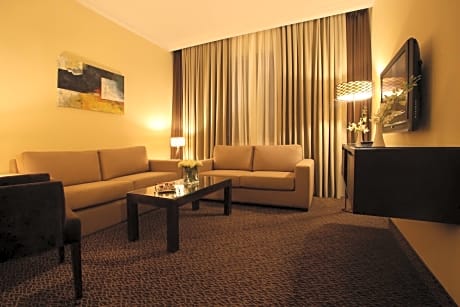 Executive Suite with City View