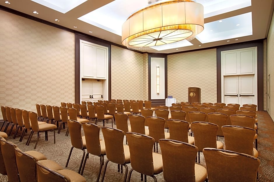 DoubleTree by Hilton Hotel Boston - Bedford Glen