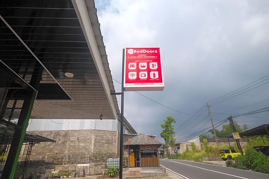 RedDoorz Syariah @ Jalan Dieng Wonosobo 2