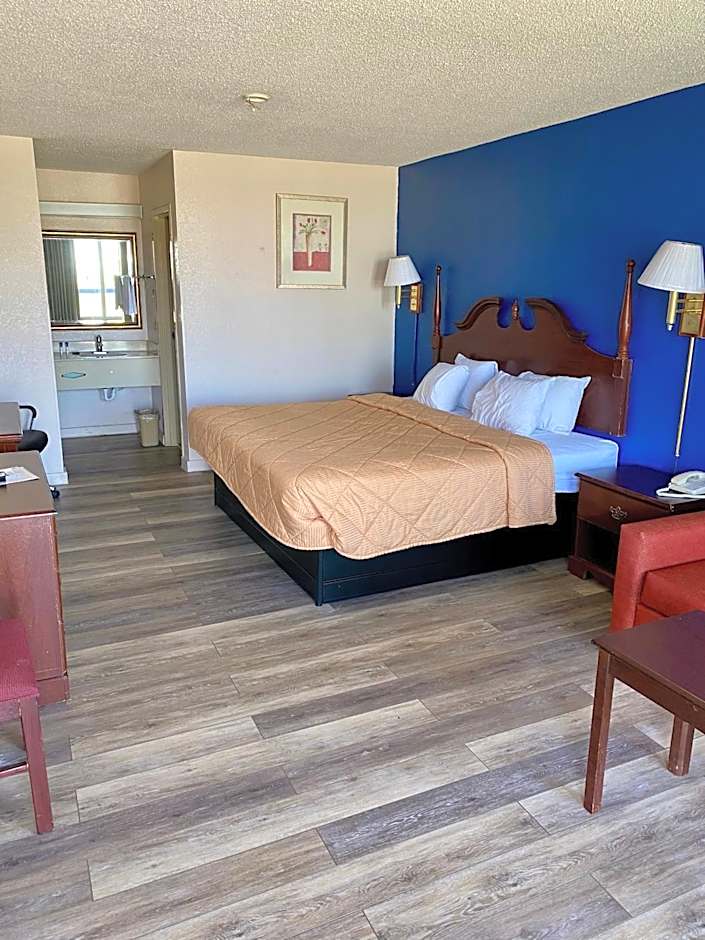Motel 6 Marianna, FL