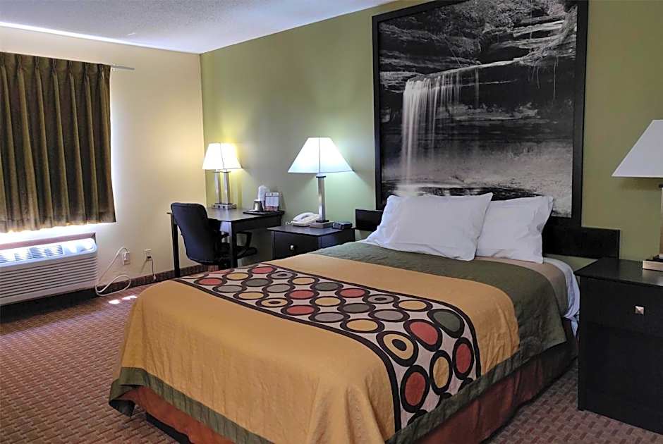 Super 8 by Wyndham DeKalb IL