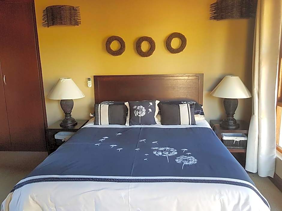 Zebula Golf and Wildlife Estate - Squirrel Pandemonium Pax 12 - Moi Signature Luxury villa