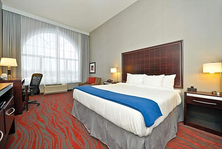 Holiday Inn Express & Suites Utica By IHG