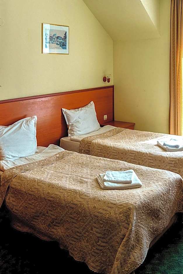 Dionis Hotel
