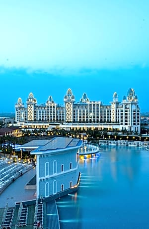 Standard Triple Room with Land View