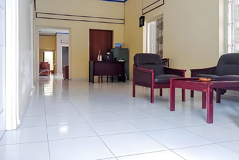 RedDoorz Syariah @ Griya Soeratin Pacitan