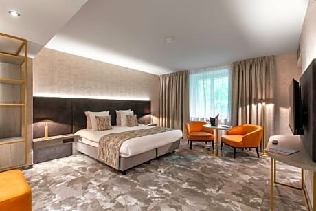 Suite with Spa Bath
